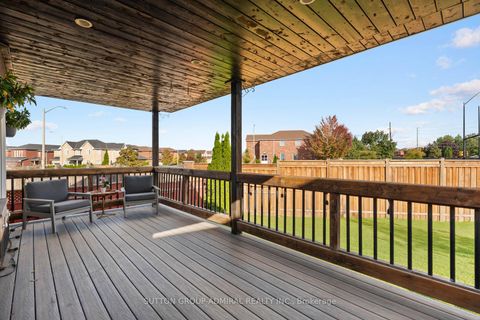 Photo 32 at 25 Umbria Crescent, West Woodbridge, Vaughan