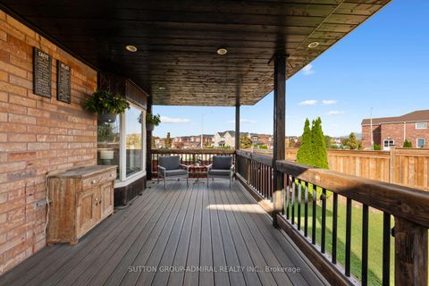 Photo 33 at 25 Umbria Crescent, West Woodbridge, Vaughan