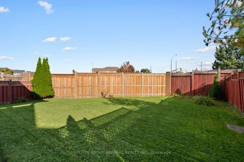 Photo 34 at 25 Umbria Crescent, West Woodbridge, Vaughan