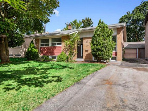 Photo 36 at 393 Paliser Crescent S, Harding, Richmond Hill