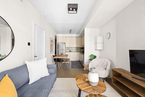 Photo 3 at 404 - 68 Merton Street, Mount Pleasant West, Toronto