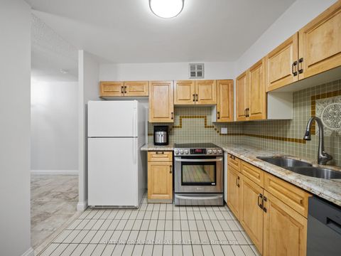 Photo 9 at 312 - 45 Carlton Street, Yonge Corridor, Toronto Photo 9 at 312 - 45 Carlton Street, Yonge Corridor, Toronto