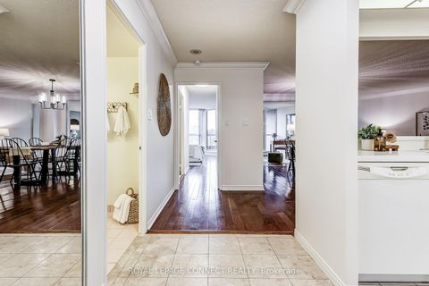 Photo 2 at 532 - 10 Guildwood Parkway, Guildwood, Toronto