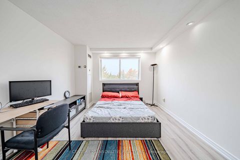 Photo 9 at 511 - 5 Weldrick Road W, North Richvale, Richmond Hill