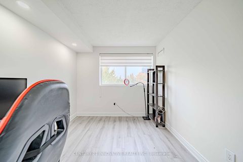Photo 16 at 511 - 5 Weldrick Road W, North Richvale, Richmond Hill
