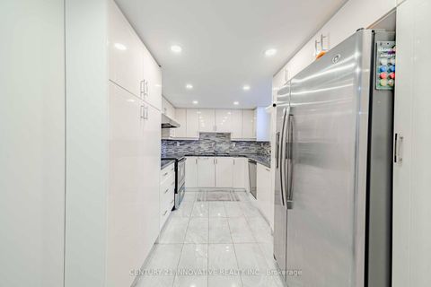 Photo 20 at 511 - 5 Weldrick Road W, North Richvale, Richmond Hill