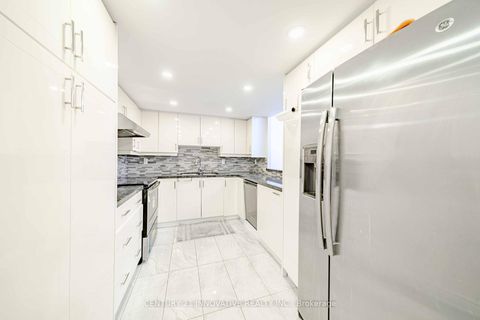 Photo 21 at 511 - 5 Weldrick Road W, North Richvale, Richmond Hill