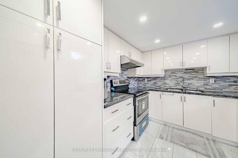 Photo 22 at 511 - 5 Weldrick Road W, North Richvale, Richmond Hill