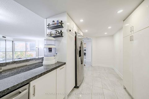 Photo 27 at 511 - 5 Weldrick Road W, North Richvale, Richmond Hill