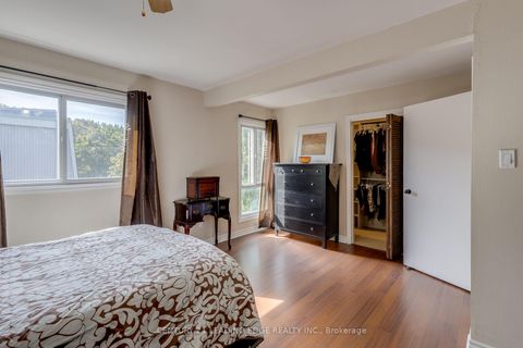 Photo 17 at 129 POPLAR Crescent, Aurora Highlands, Aurora