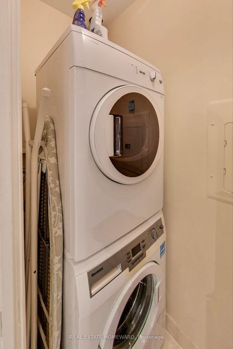 Photo 18 at 403 - 2 Roxborough Street E, Moore Park, Toronto