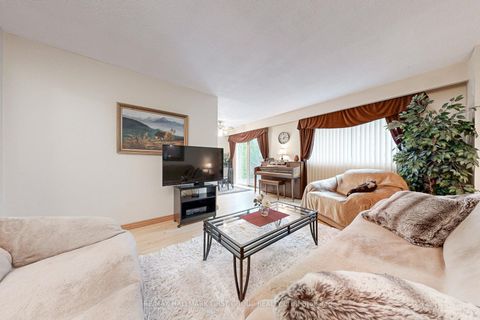 Photo 7 at 512 Creekview Circle, West Shore, Pickering