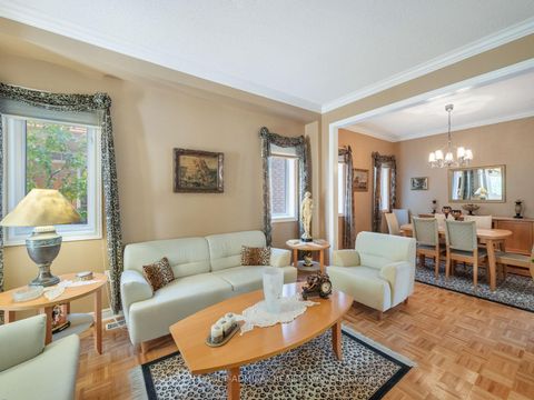 Photo 4 at 54 Golden Oak Avenue, Rouge Woods, Richmond Hill