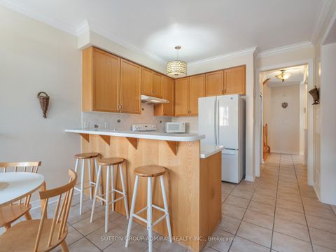 Photo 9 at 54 Golden Oak Avenue, Rouge Woods, Richmond Hill