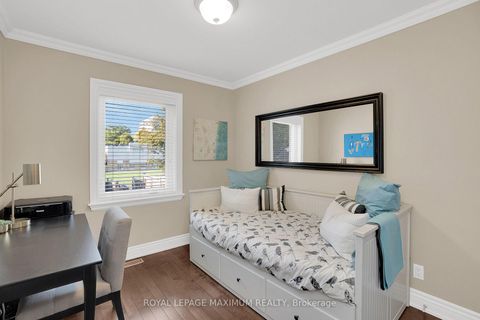 Photo 16 at 572 Northcliffe Boulevard, Oakwood Village, Toronto