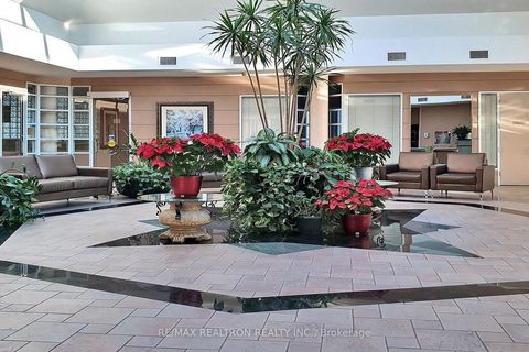 Photo 3 at 406 - 5 Concorde Place, Don Mills, Toronto