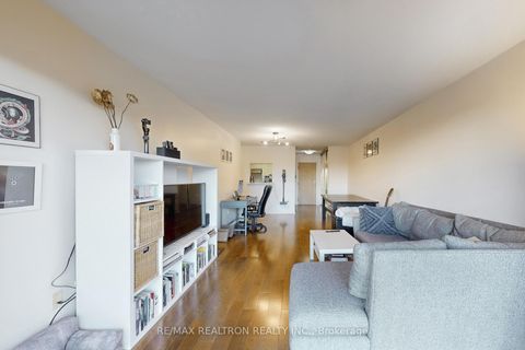 Photo 7 at 406 - 5 Concorde Place, Don Mills, Toronto