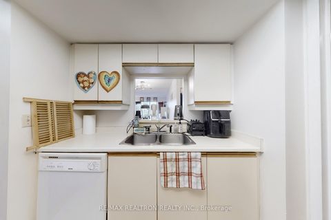 Photo 15 at 406 - 5 Concorde Place, Don Mills, Toronto