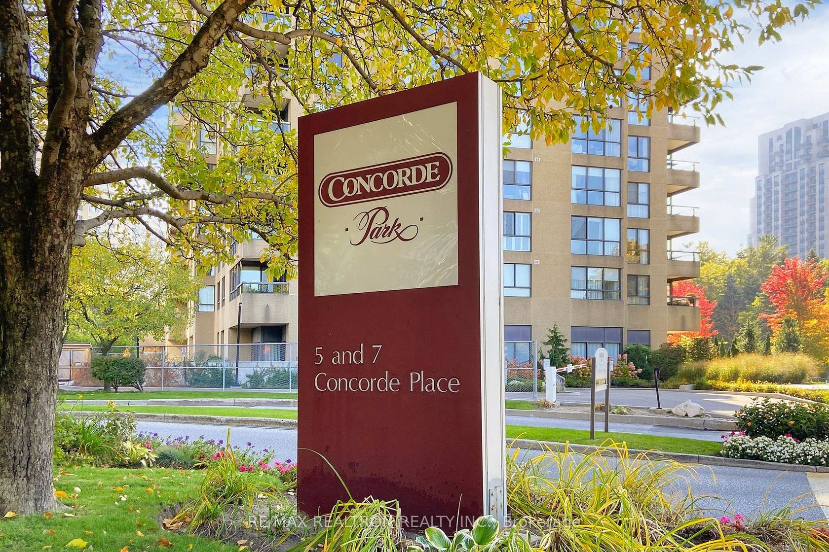 Photo 1 at 406 - 5 Concorde Place, Don Mills, Toronto Photo 1 at 406 - 5 Concorde Place, Don Mills, Toronto