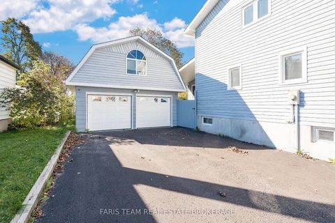 Photo 3 at 31 Napier Street, Codrington, Barrie