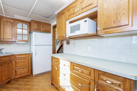 Photo 9 at 31 Napier Street, Codrington, Barrie Photo 9 at 31 Napier Street, Codrington, Barrie