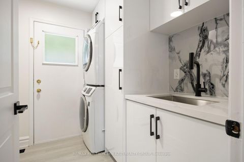 Photo 11 at 78 Charing Crescent, Aurora Highlands, Aurora