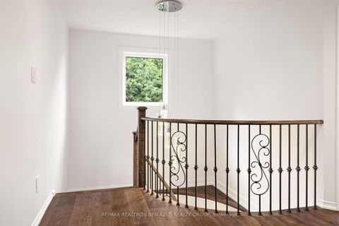 Photo 14 at 78 Charing Crescent, Aurora Highlands, Aurora