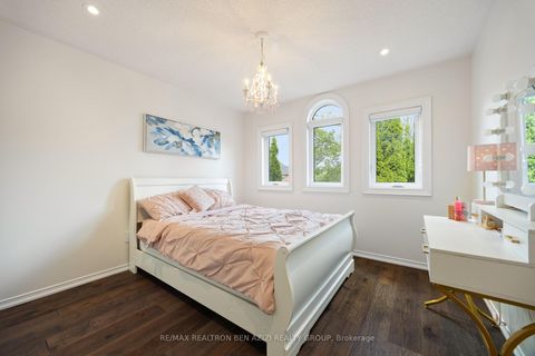 Photo 22 at 78 Charing Crescent, Aurora Highlands, Aurora