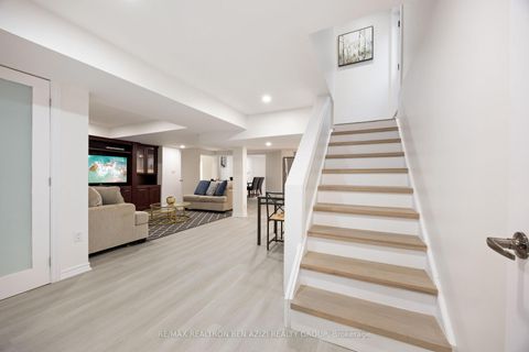 Photo 25 at 78 Charing Crescent, Aurora Highlands, Aurora