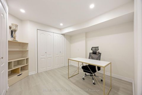 Photo 31 at 78 Charing Crescent, Aurora Highlands, Aurora