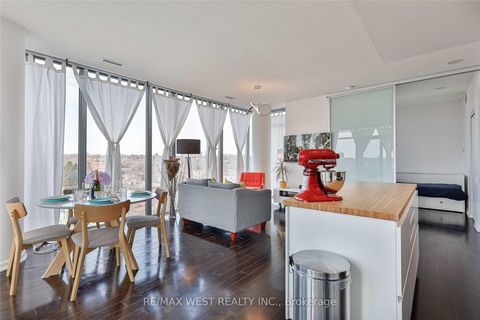 Photo 12 at 813 - 103 The Queensway, Swansea, Toronto Photo 12 at 813 - 103 The Queensway, Swansea, Toronto