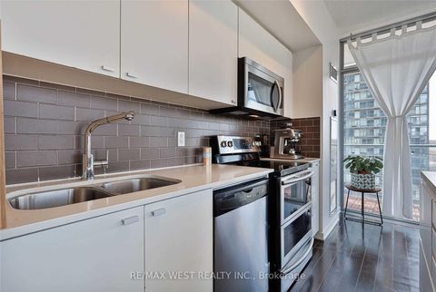 Photo 15 at 813 - 103 The Queensway, Swansea, Toronto Photo 15 at 813 - 103 The Queensway, Swansea, Toronto