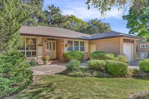 Photo 1 at 24 Hockley Place, Donalda, Toronto