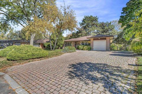 Photo 2 at 24 Hockley Place, Donalda, Toronto