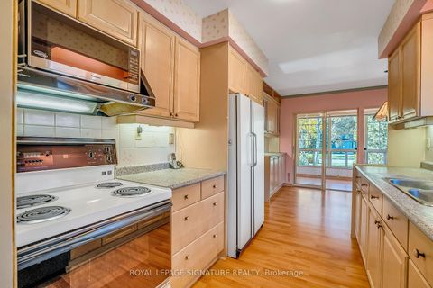 Photo 10 at 24 Hockley Place, Donalda, Toronto