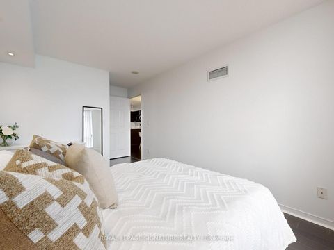 Photo 20 at 708 - 75 King Williams Crescent, Langstaff, Richmond Hill