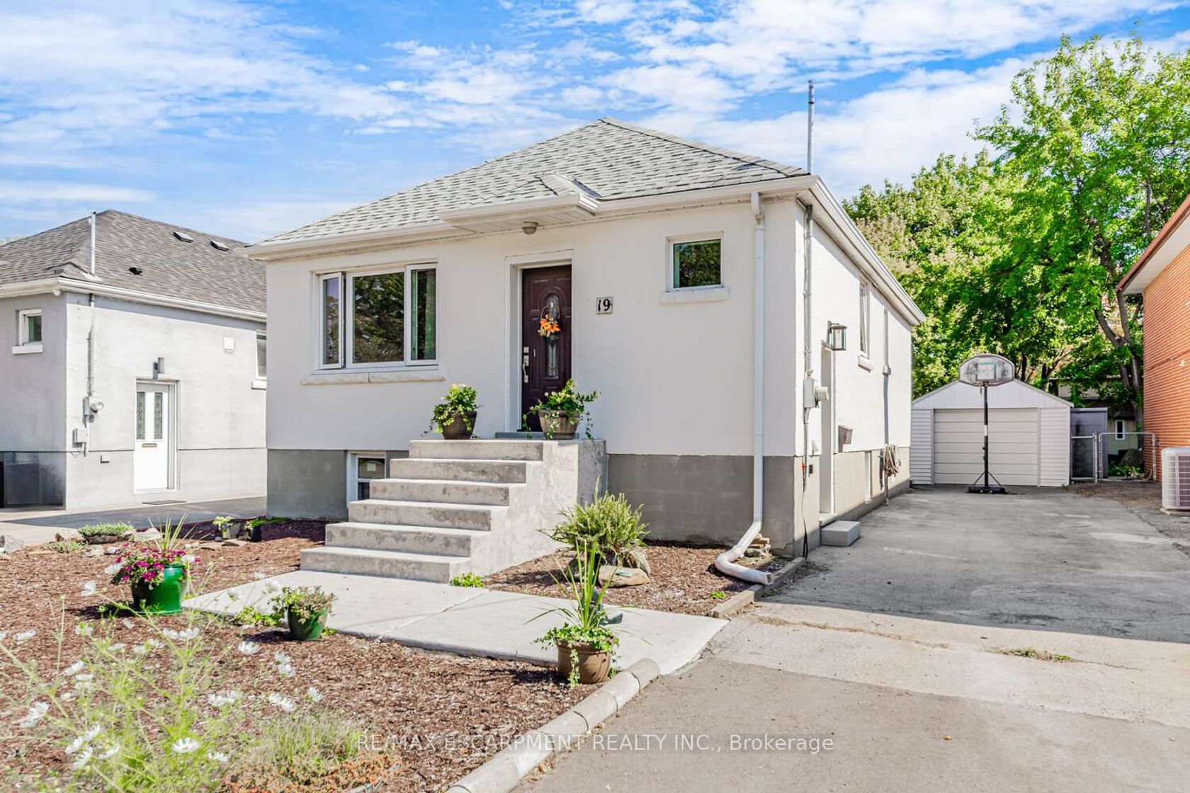 19 Stock Avenue, City Centre West, Toronto by Loree Meneguzzi Real Estate 19 Stock Avenue, City Centre West, Toronto