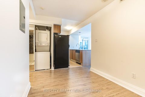 Photo 9 at 1602 - 37 Grosvenor Street, Bay Street Corridor, Toronto