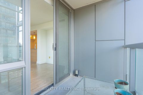 Photo 13 at 1602 - 37 Grosvenor Street, Bay Street Corridor, Toronto