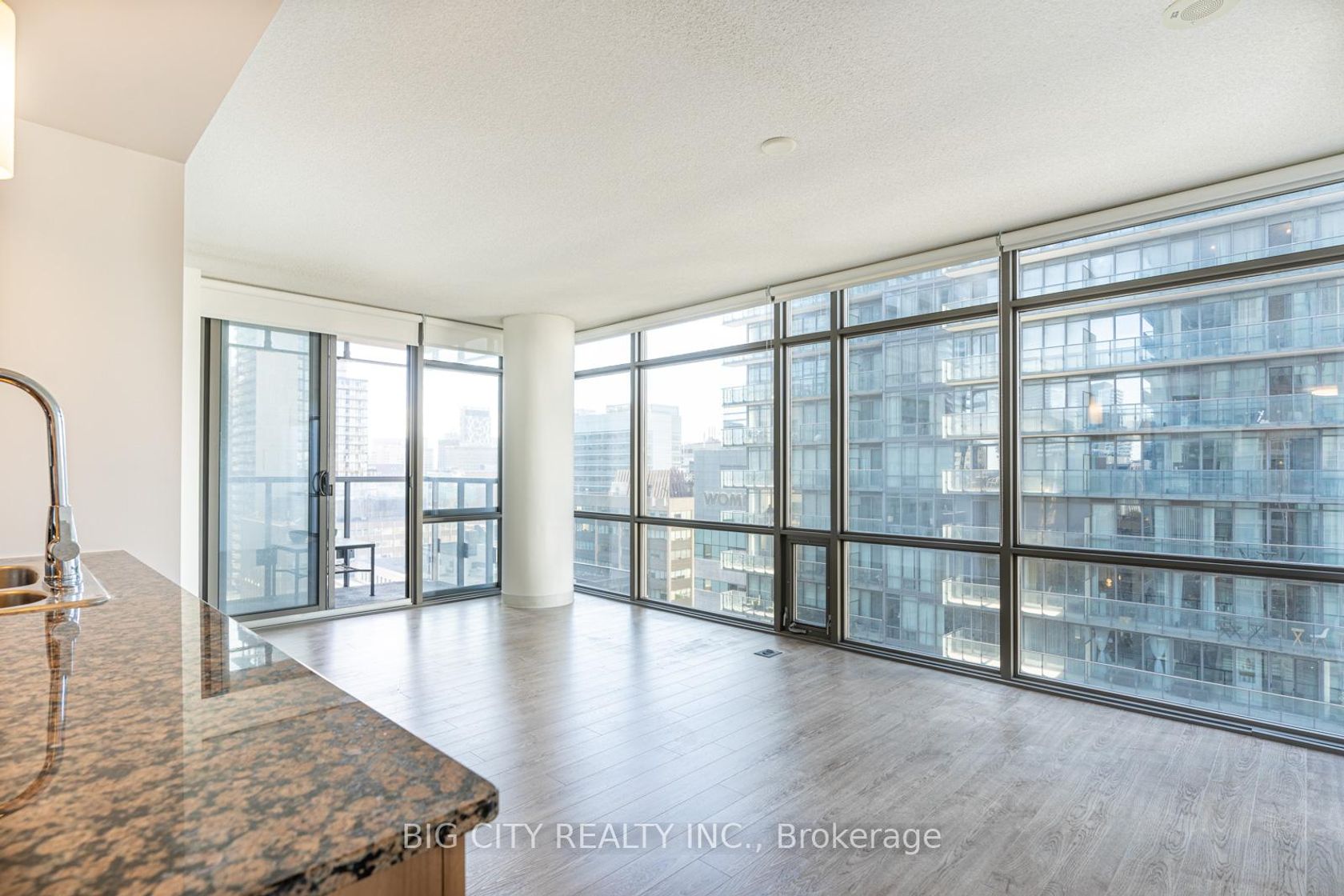 1602 - 37 Grosvenor Street, Bay Street Corridor, Toronto 
