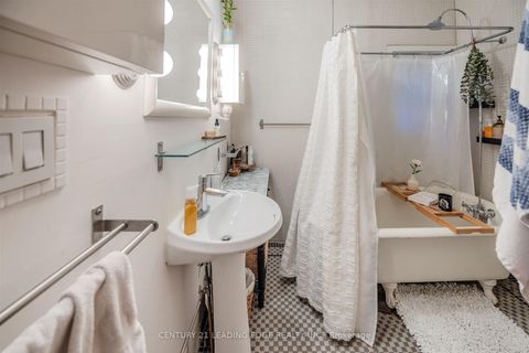 Photo 14 at 9 Balmy Avenue, The Beaches, Toronto