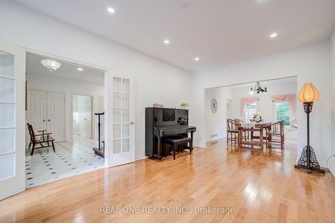 Photo 8 at 75 Willett Crescent, Mill Pond, Richmond Hill