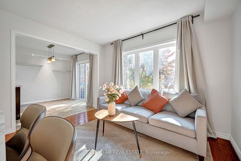 Photo 9 at 21 Westcliffe Crescent, Jefferson, Richmond Hill