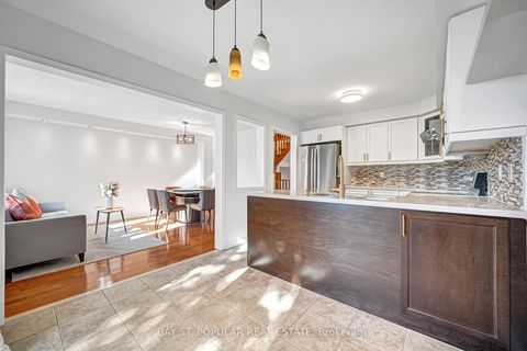 Photo 13 at 21 Westcliffe Crescent, Jefferson, Richmond Hill