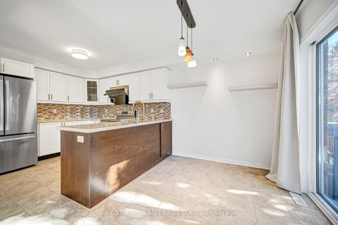 Photo 15 at 21 Westcliffe Crescent, Jefferson, Richmond Hill