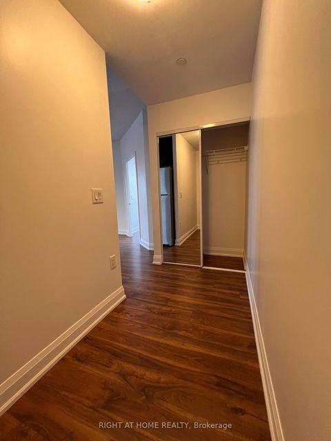 Photo 8 at 319 - 2800 Keele Street, CFB, Toronto