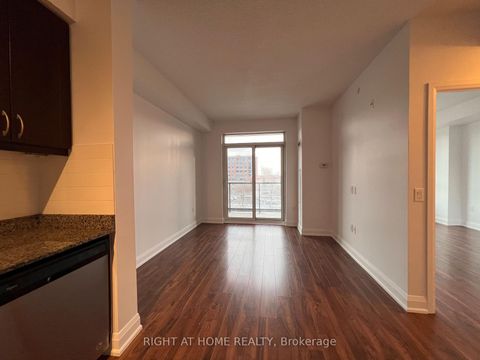 Photo 12 at 319 - 2800 Keele Street, CFB, Toronto