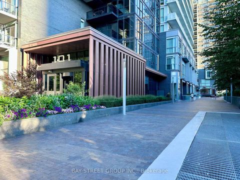 Photo 8 at 2006 - 101 erskine Avenue, Mount Pleasant West, Toronto