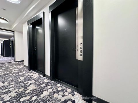 Photo 11 at 2006 - 101 erskine Avenue, Mount Pleasant West, Toronto