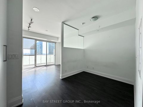 Photo 13 at 2006 - 101 erskine Avenue, Mount Pleasant West, Toronto